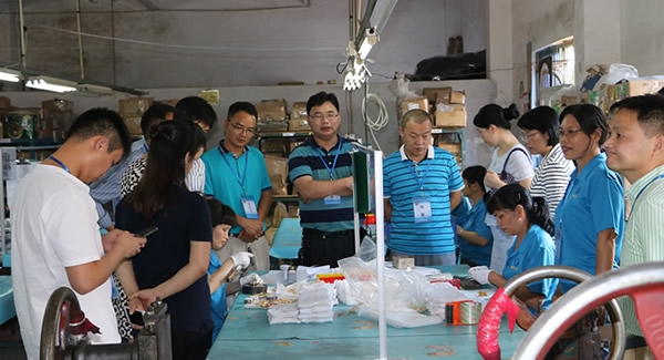 雙節(jié)致信 | 以“月光為禮，國慶作伴”致敬新老客戶的溫暖|廣有五金&東莞合頁?